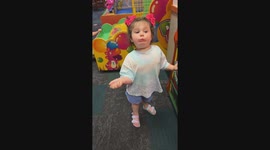 Girl's candy choice leads to sour surprise and hilarious reaction