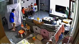 Chinese parents use hilarious blanket trick to sneak mother out without toddler noticing