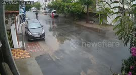 cctv footage shows a girl going on the road hit by an auto rikshaw