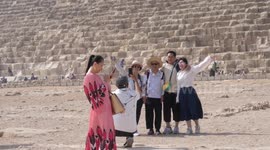 Egypt's tourism revenue hits 6.6 bln USD in H1: ministry