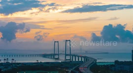 Shenzhen-Zhongshan cross-sea passage handles 305,000 vehicles 72 hrs after opening