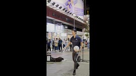 Football freestyler shows off epic skills with street performance