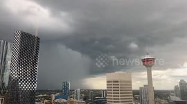 Thunderstorm time-lapse captures weather system interaction in Calgary, Alberta