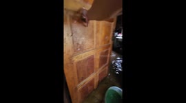 Flooding in Tha Yang District sweeps away belongings