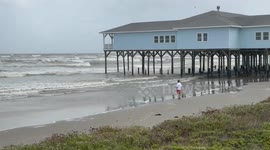 Hurricane Beryl Galveston Murdoch storm wave footage 7/7/2024