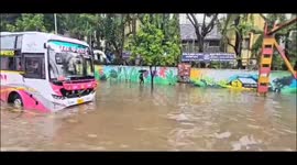 Heavy monsoon rains disrupts life in Mumbai, some schools closed. Forecasts says more rain