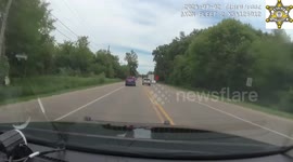 USA: Fenton Man's High-Speed Carjacking Chase Ends in Spectacular Crash