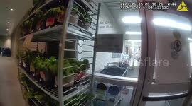 USA: Police Officer Buys Baby Formula for Desperate Mother in Late-Night Act of Kindness