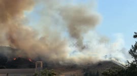 Rancho fire sparks aerial battle in Thousand Oaks