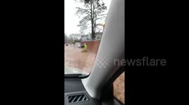 South Africa: Delivery Man Struggles In Floodwater In Cape Town