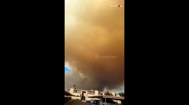 Oroville, CA: Distressing footage of Thompson Fire spreading through town