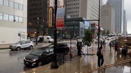 Evening Rain Disturbs Chicago Commuters