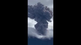 Mount Marapi in West Sumatra, Indonesia, erupted again with a volcanic ash column height of 1000 meter