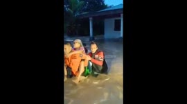 Officers Rescue Elderly Mothers Trapped in Heavy Floods in Gorontalo, Indonesia Affected by 6 sub-districts