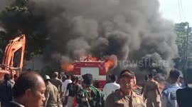 clashes between residents and land execution officers in Indonesia, a fire engine was burned by residents