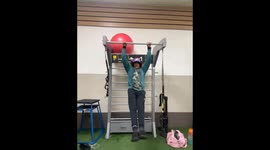 Equipment fail: gym mishap during pull-up training