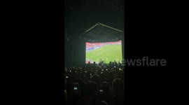 EURO 2024: The Killers Halt Show To Watch England’s Semi-Final Win At London Concert 5