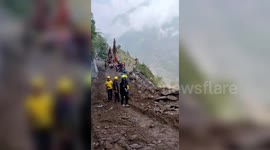 India: Landslide cleanup on highway continues in northern India: emergency teams on site