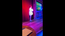 Young star charms the crowd with her 1st Karaoke performance