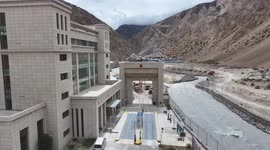 Nepalese enjoy living in border town in China's Xizang