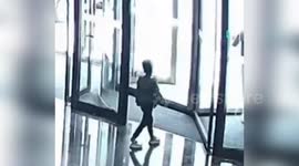 China: Toddler Rescued from Rotating Door Mishap in Yantai