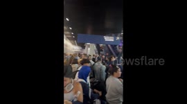 US: Passengers At Chicago O’Hare Airport Ordered To Shelter In Place Amid Tornado Warning 3