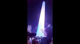 Argentina fan celebrates Copa America win with traffic light pull-ups