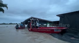 Dam breaks causing severe floods across homes in nothern Thailand