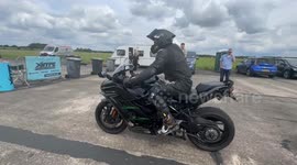 Daredevil to attempt nerve-shredding 160mph record - being dragged behind superbike