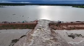 Dam bursts causing severe floods in northern Thailand