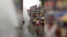 India: Water Pipe Burst in eastern India’s road creating chaos