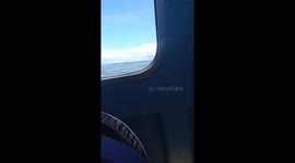 Viajando en lancha  por el pacífico colombiano para el litoral