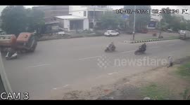 Dramatic footage shows uncontrolled fire Brigade tanker overturns on a scooty rider