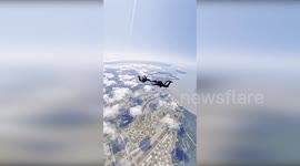 United States: U.S. Army Golden Knights Soar in Spectacular Arctic Thunder 2024 Parachute Jump