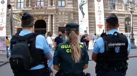 Paris Olympic Games 2024: Police from the World assist french Police. Here, a spanish police officer (Guardia Civil) with the french Gendarmerie. Louvre Museum , Paris, France. 22 july 2024.