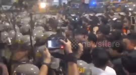Demonstrations in Indonesia are chaotic, police and students clash and attack each other