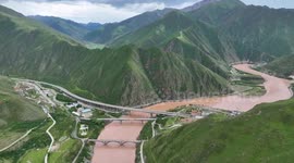 China launches scientific expedition to river headwaters