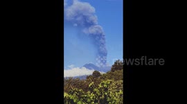 Italy: Etna Spews Tall Plume Of Volcanic Ash During July 23 Eruption, Airport Closed 2