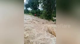 Dam collapses amid flash floods in northeast Thailand