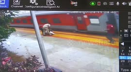 Heroic: RPF head constable save life of fellow passenger at railway station in southern India