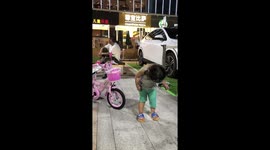 Toddler apologises for crashing into pensioner in China