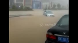 Powerful rainstorm floods city in southern China