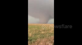 Tornado hits south of Perryton, Texas