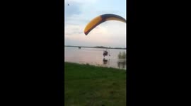 Para trike landing crash in Siberia