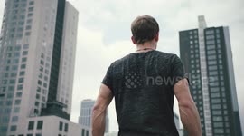 Freerunner Chase Armitage parkours Rotterdam. See what happens!