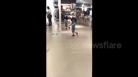Toddler dances like 'nobody's watching' in mall