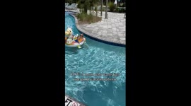 Mom attempts to get one good family vacation photo
