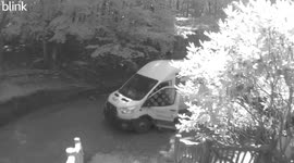FedEx delivery person throws package and leaves in Beech Mountain, North Carolina