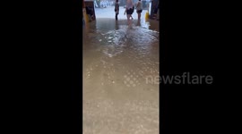 US: Flash Flooding Hits Dolly Parton’s Dollywood Theme Park In Tennessee 2