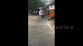 US: Flash Flooding Hits Dolly Parton’s Dollywood Theme Park In Tennessee 3